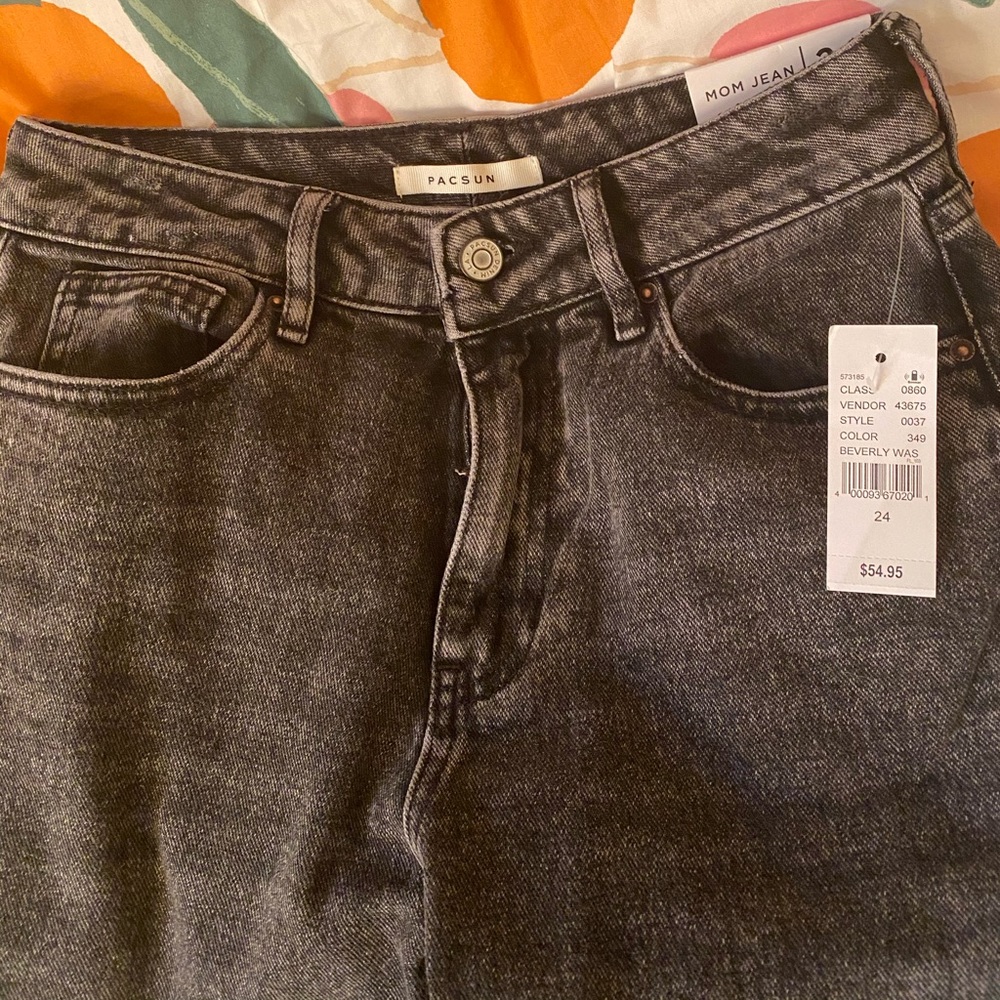 NWT Pacsun mom jeans!! - Picture 3 of 4